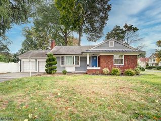 120 Louis St, Hackensack City, NJ 07601