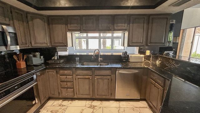 1635 ROYAL PALM DRIVE S A, Gulfport, FL 33707