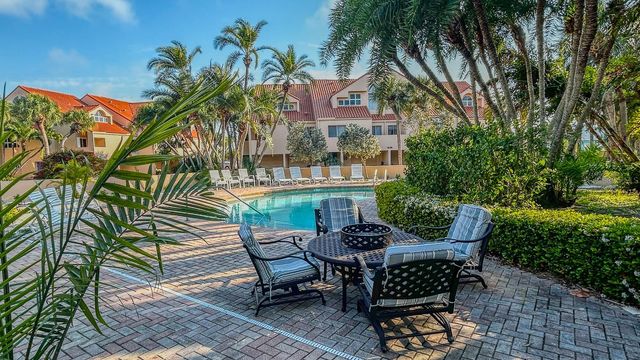 1635 ROYAL PALM DRIVE S A, Gulfport, FL 33707