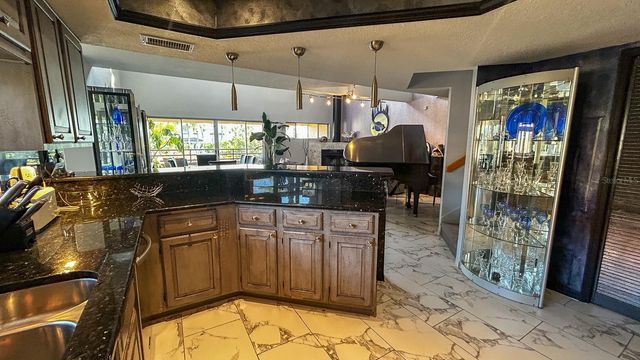 1635 ROYAL PALM DRIVE S A, Gulfport, FL 33707