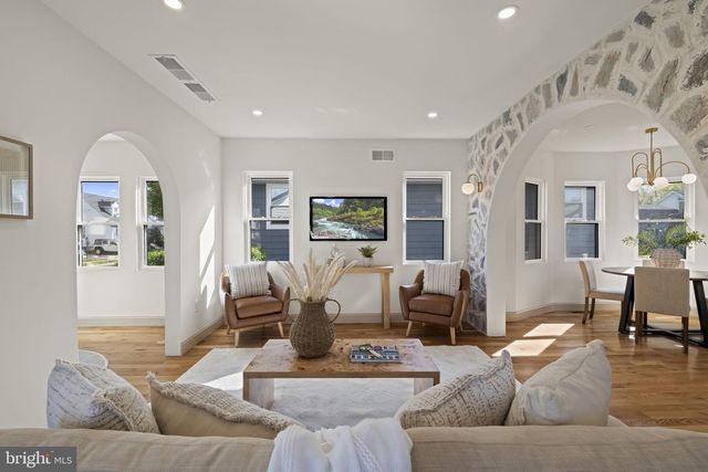 20 E OAKLAND AVE, Haddon Township, NJ 08107