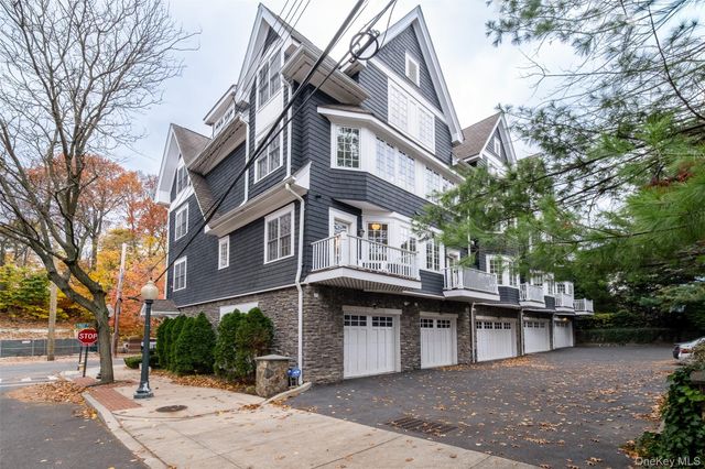 39 1st Street, Pelham, NY 10803