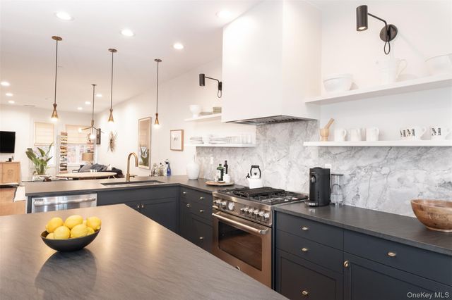 39 1st Street, Pelham, NY 10803