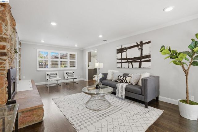 1723 Germaine Ct, Hayward, CA 94541