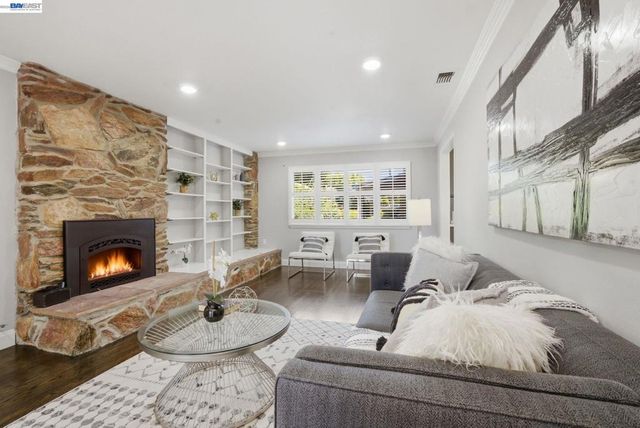 1723 Germaine Ct, Hayward, CA 94541