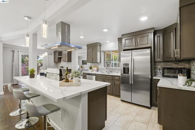 1723 Germaine Ct, Hayward, CA 94541