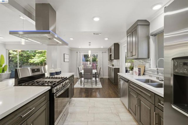 1723 Germaine Ct, Hayward, CA 94541