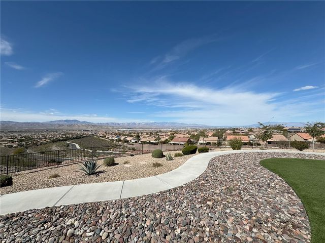 2429 Sun Grazer Street, Henderson, NV 89044