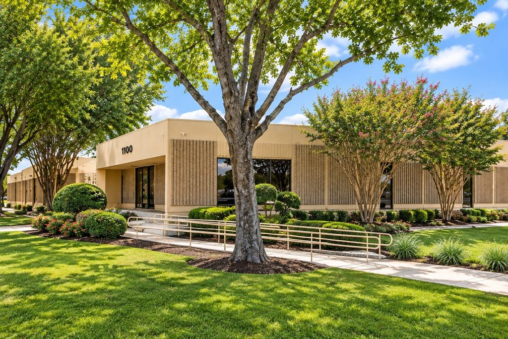 1100 Fountain Parkway 2, Grand Prairie, TX 75050 — exterior