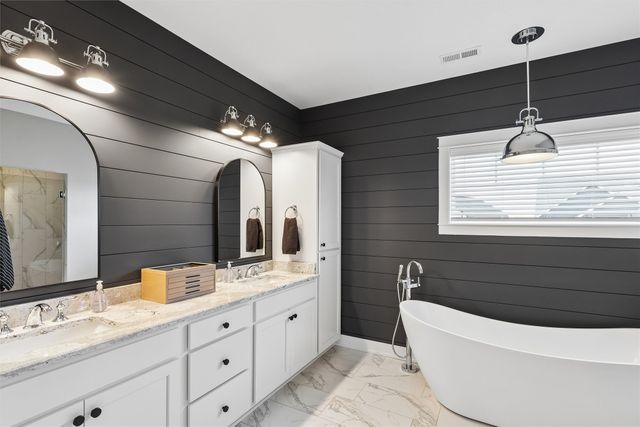 2310 SW White Birch Drive, Ankeny, IA 50023