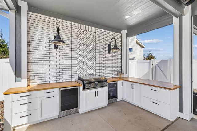 2310 SW White Birch Drive, Ankeny, IA 50023