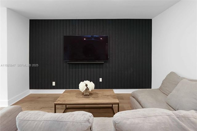 1417 Jackson St, Hollywood, FL 33020