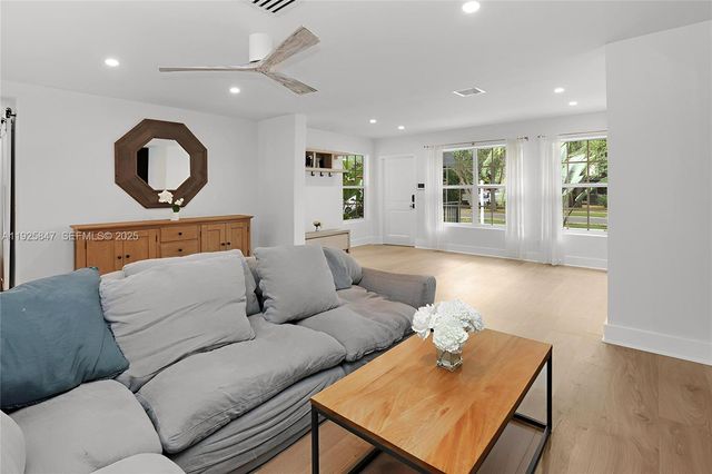 1417 Jackson St, Hollywood, FL 33020