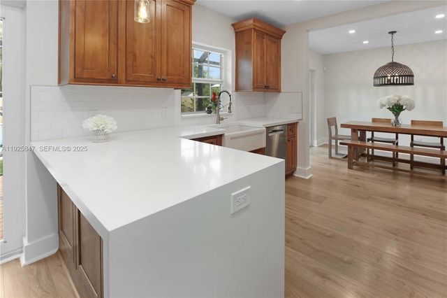 1417 Jackson St, Hollywood, FL 33020