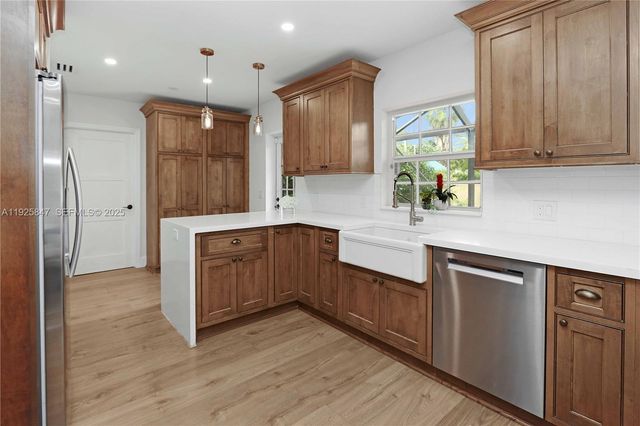 1417 Jackson St, Hollywood, FL 33020