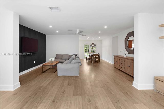 1417 Jackson St, Hollywood, FL 33020