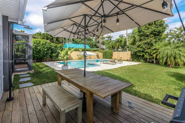 1417 Jackson St, Hollywood, FL 33020