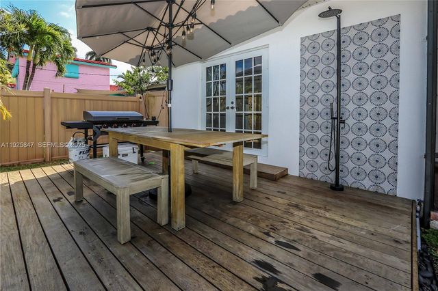 1417 Jackson St, Hollywood, FL 33020