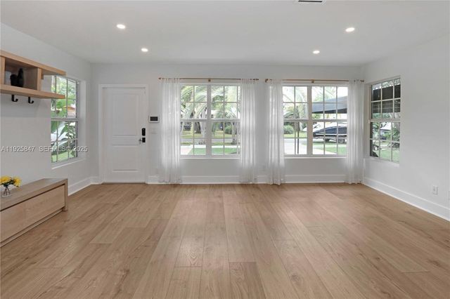 1417 Jackson St, Hollywood, FL 33020