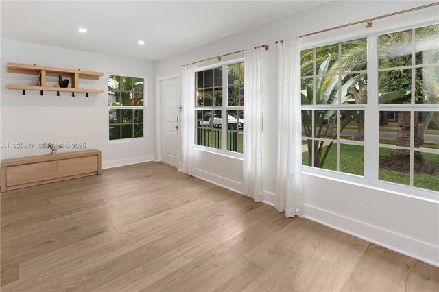 1417 Jackson St, Hollywood, FL 33020