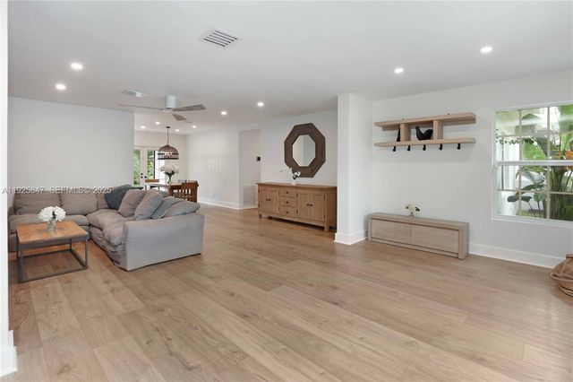 1417 Jackson St, Hollywood, FL 33020