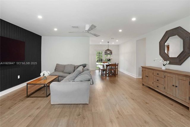 1417 Jackson St, Hollywood, FL 33020