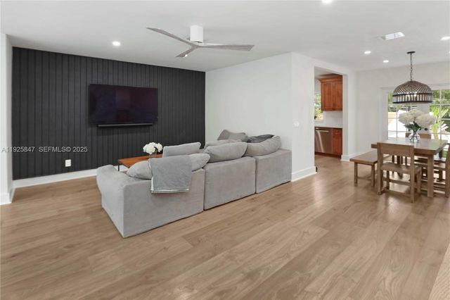 1417 Jackson St, Hollywood, FL 33020