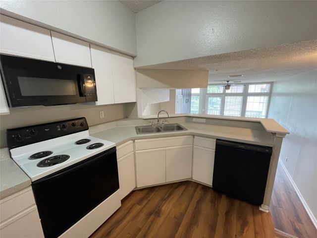 7474 Fair Oaks Avenue 7409, Dallas, TX 75231