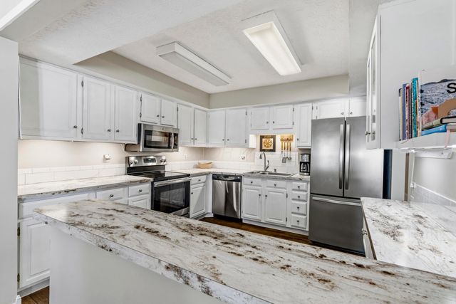 1691 Arlingate Drive N, Upper Arlington, OH 43220