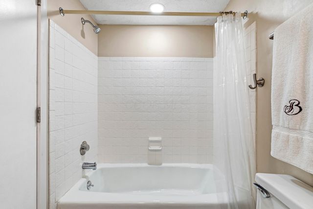 1691 Arlingate Drive N, Upper Arlington, OH 43220