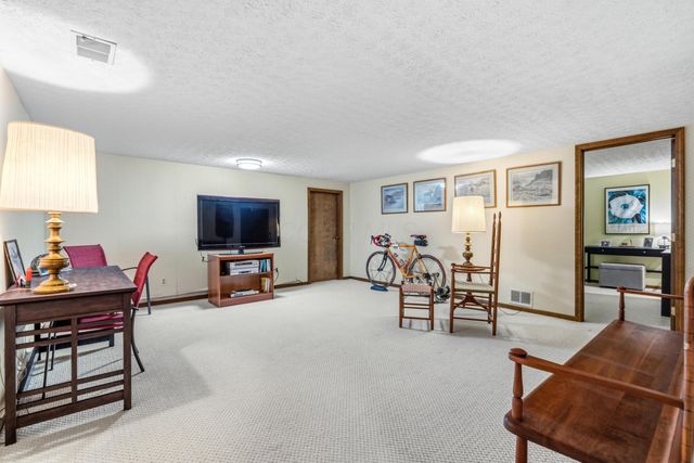 1691 Arlingate Drive N, Upper Arlington, OH 43220