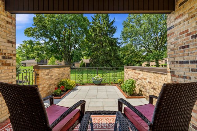 1691 Arlingate Drive N, Upper Arlington, OH 43220