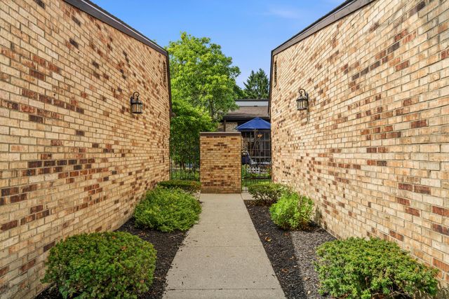 1691 Arlingate Drive N, Upper Arlington, OH 43220