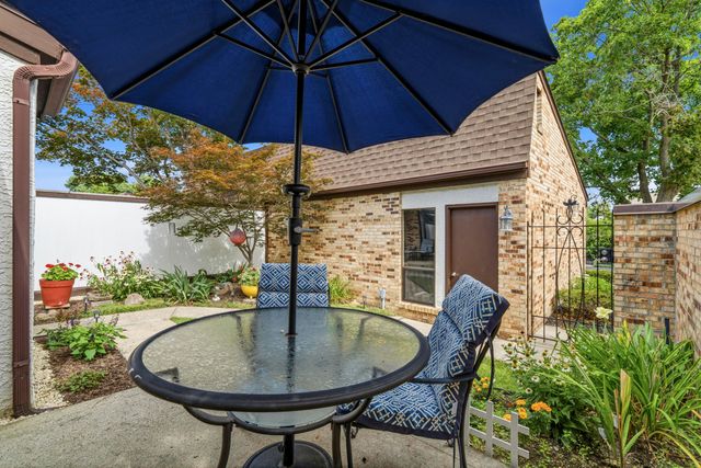 1691 Arlingate Drive N, Upper Arlington, OH 43220