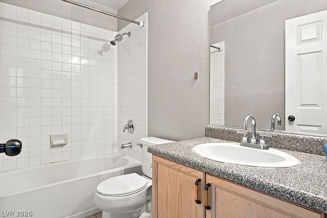 7812 SILVER MALLARD Avenue, Las Vegas, NV 89131