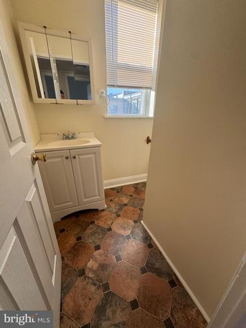 439 N 39TH ST, Philadelphia, PA 19104