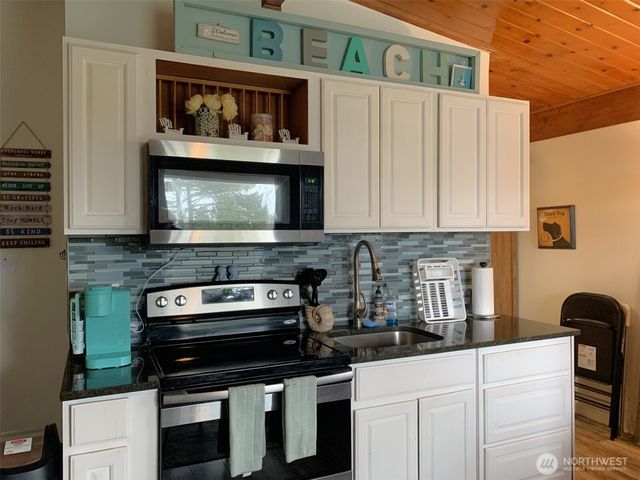 757 Ocean Court NW #20, Ocean Shores, WA 98569