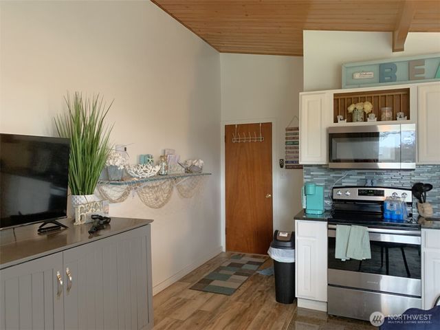 757 Ocean Court NW #20, Ocean Shores, WA 98569
