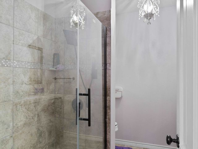 809 Madelaine Dr, Gilmer, TX 75644