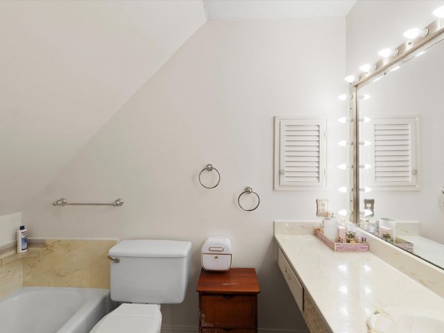 809 Madelaine Dr, Gilmer, TX 75644