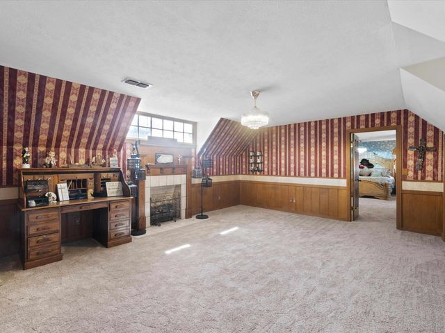 809 Madelaine Dr, Gilmer, TX 75644