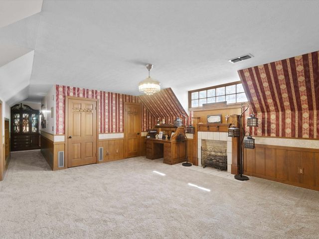 809 Madelaine Dr, Gilmer, TX 75644