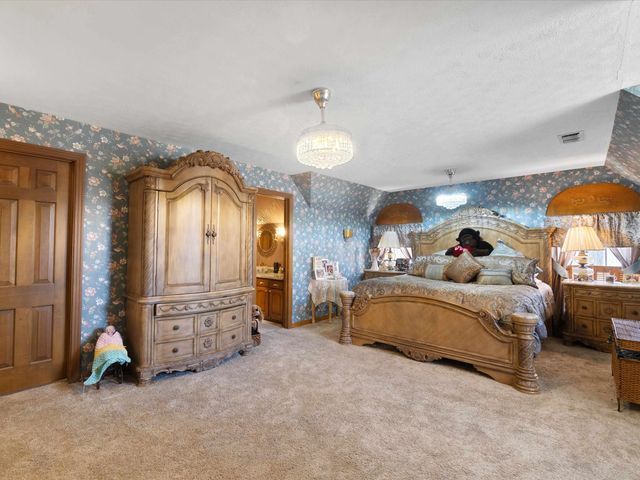 809 Madelaine Dr, Gilmer, TX 75644