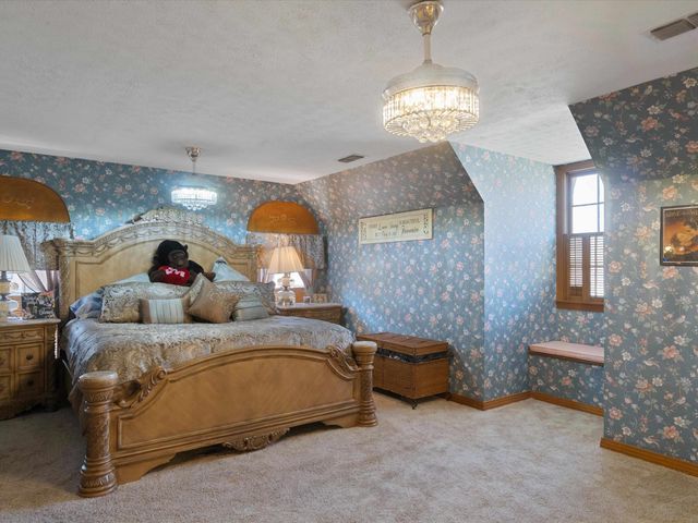 809 Madelaine Dr, Gilmer, TX 75644