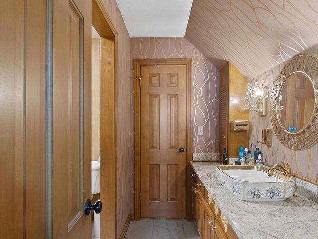 809 Madelaine Dr, Gilmer, TX 75644