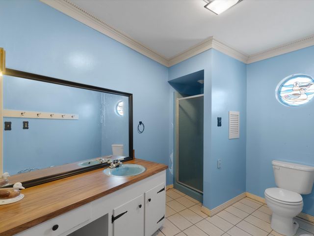 809 Madelaine Dr, Gilmer, TX 75644