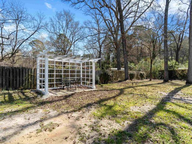 809 Madelaine Dr, Gilmer, TX 75644