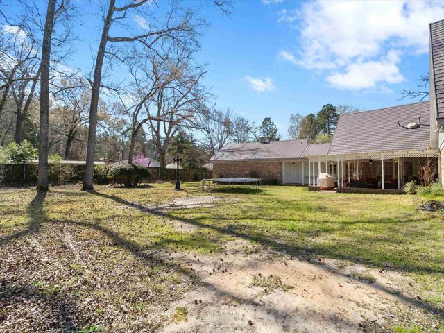 809 Madelaine Dr, Gilmer, TX 75644