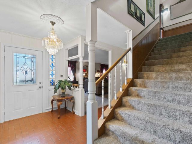 809 Madelaine Dr, Gilmer, TX 75644