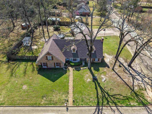 809 Madelaine Dr, Gilmer, TX 75644